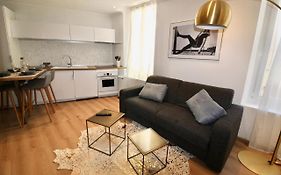 Lovely Apartment Heart Of Golden Square Fiber Wifi