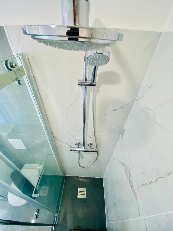Lovely Apartment Heart Of Golden Square Fiber Wifi Nice Extérieur photo